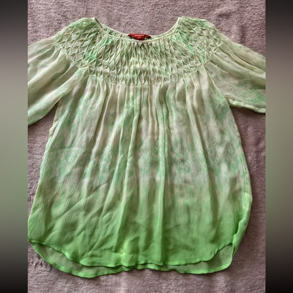Sundance Women’s Catalog  Silk Chiffon Smocked top Blouse‎ Size Small - Picture 2 of 7